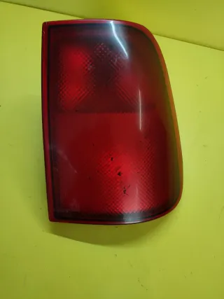 PILOTO TRASERO DERECHO NISSAN TERRANO II MAVERICK