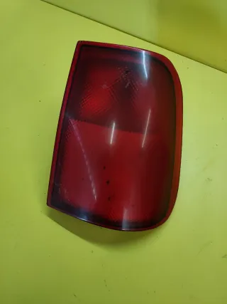 PILOTO TRASERO DERECHO NISSAN TERRANO II MAVERICK