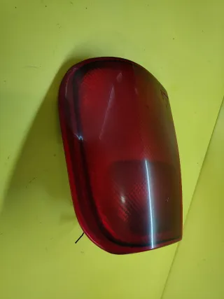 PILOTO TRASERO DERECHO NISSAN TERRANO II MAVERICK