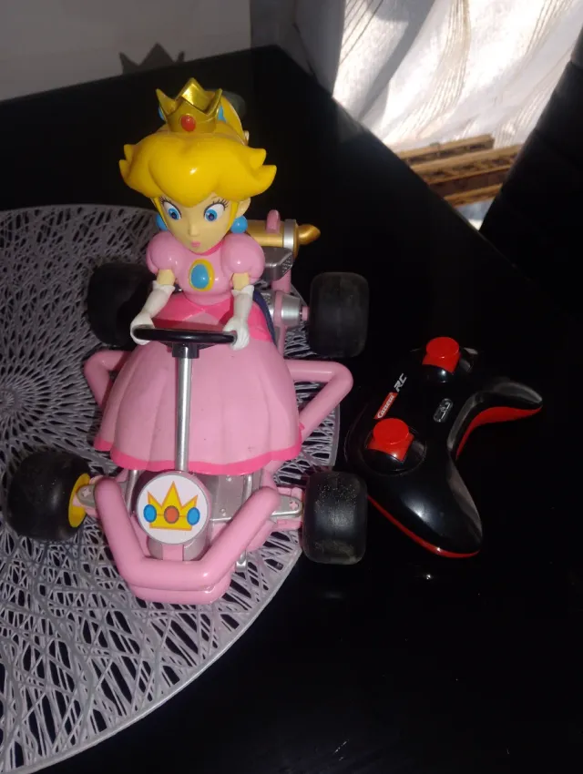 Coche RC Princesa Peach con Mando