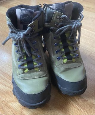 Botas de montaña niño verde y negro