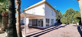 Chalet en venta en Peña de las Águilas en Elche