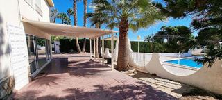 Chalet en venta en Peña de las Águilas en Elche