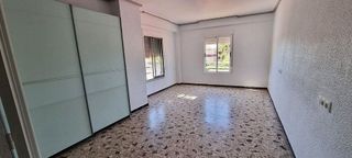 Chalet en venta en Peña de las Águilas en Elche