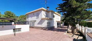 Chalet en venta en Peña de las Águilas en Elche