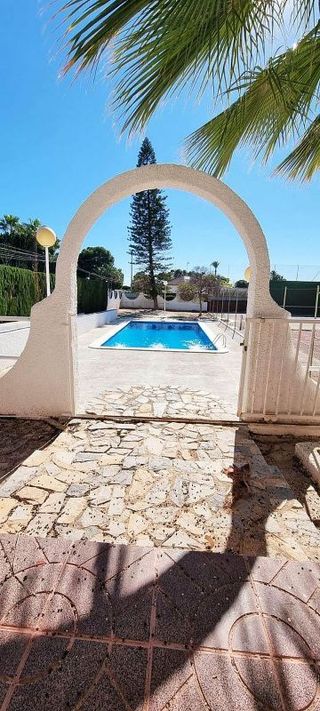 Chalet en venta en Peña de las Águilas en Elche