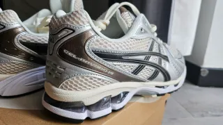 Asics Gel Kayano 14 - Taglia 42