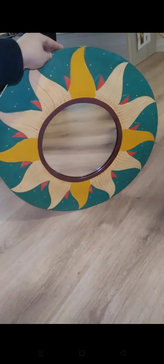 Specchio da appendere decorato a forma di sole