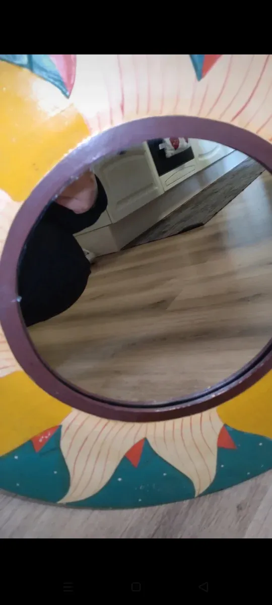 Specchio da appendere decorato a forma di sole