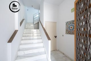 Edificio en venta en Zubia (La)
