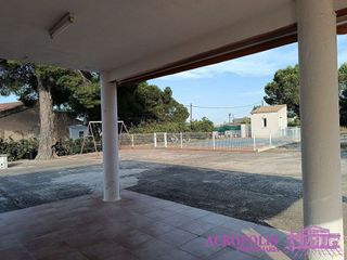 Chalet en venta en Yecla