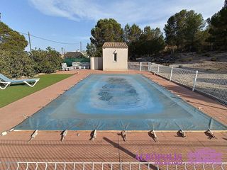 Chalet en venta en Yecla