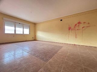 Casa adosada en venta en Consuegra