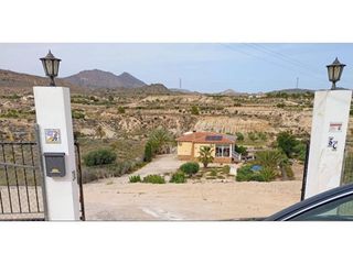 Chalet en venta en Abanilla