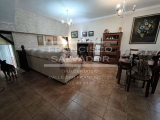 Casa adosada en venta en Lucena