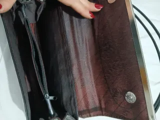 Borsetta nera e rosa