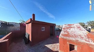 Casa adosada en venta en La Granja-La Colina-Los Pastores en Algeciras