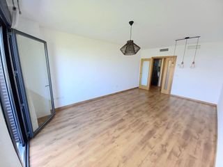 Piso en venta en Poniente-Norte - Miralbaida - Parque Azahara en Córdoba