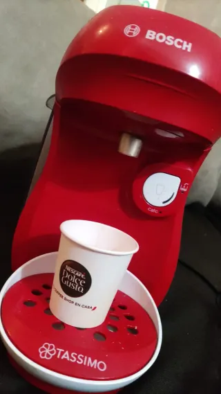 Cafetera Bosch Tassimo Roja