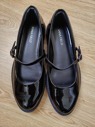 Bailarinas charol negras hebilla Anna Field