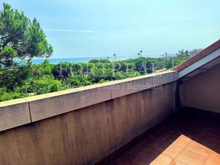 Casa pareada en alquiler en La Pineda en Castelldefels