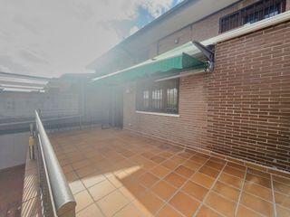 Casa adosada en venta en Las Conejeras - Esparragal en Coslada