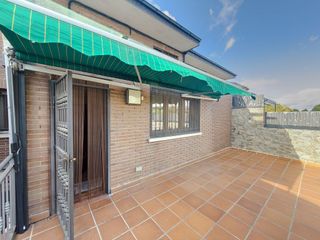 Casa adosada en venta en Las Conejeras - Esparragal en Coslada