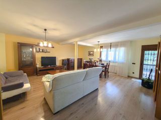 Casa adosada en venta en Las Conejeras - Esparragal en Coslada
