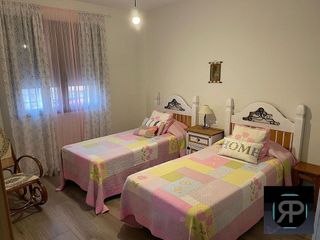 Casa adosada en venta en Tomelloso