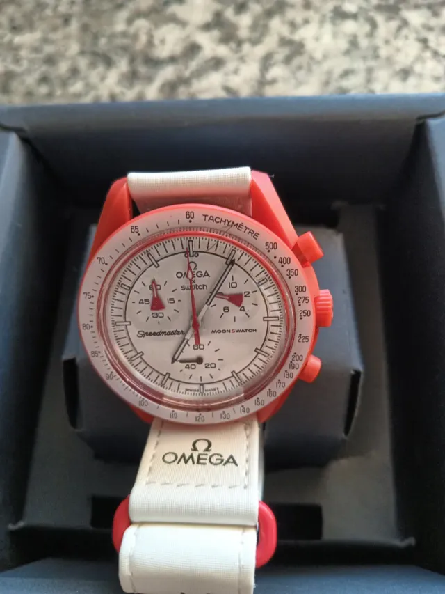Omega Speedmaster MoonSwatch Rojo