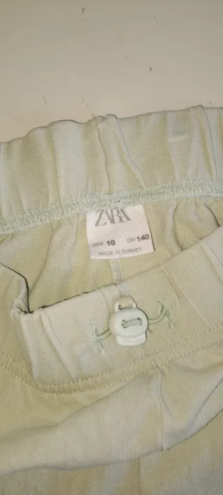 Pantalón Zara verde claro T.10 (140 cm)