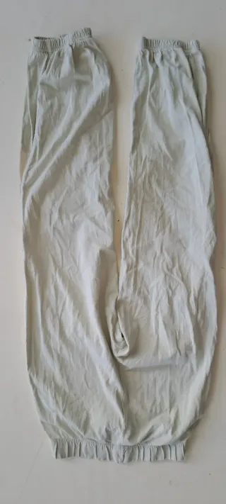 Pantalón Zara verde claro T.10 (140 cm)