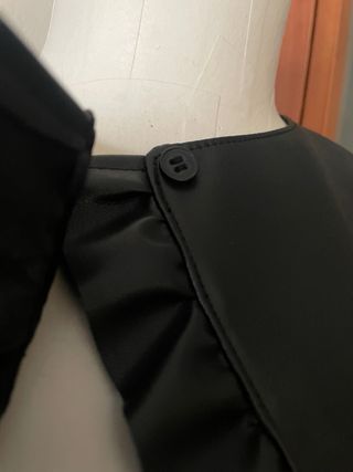 Colletto in ecopelle con volant