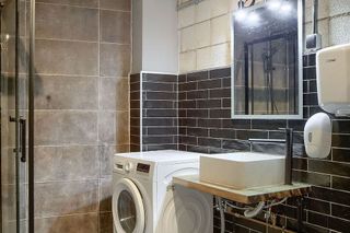 Local comercial en venta en Embajadores - Lavapiés en Madrid