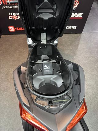 YAMAHA XMAX 125