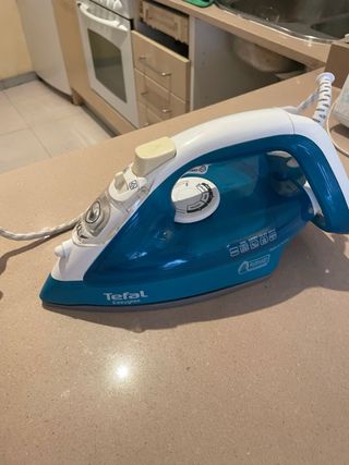 Plancha de ropa Tefal azul