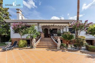 Chalet en venta en Barrio de la Vega en Monachil