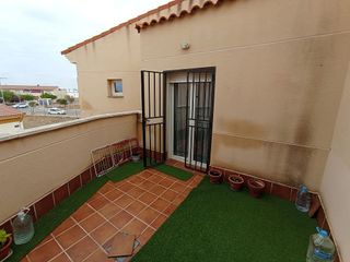 Casa adosada en venta en Tomelloso