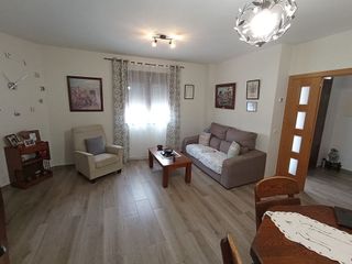 Casa adosada en venta en Tomelloso