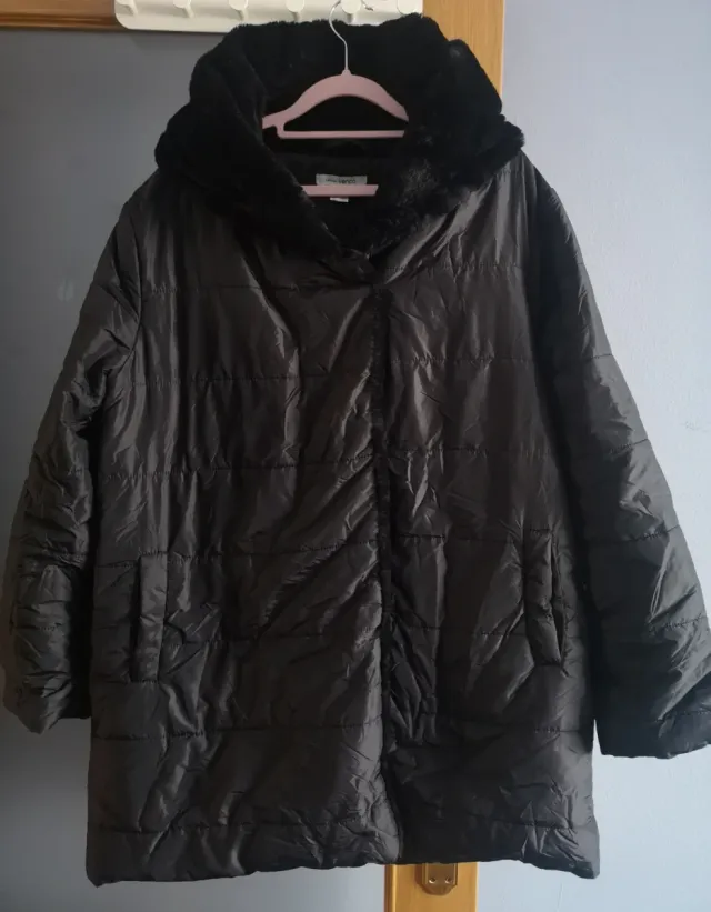 Anorak Venca con capucha y pelo