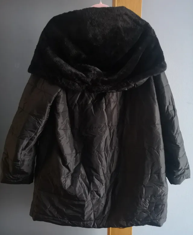 Anorak Venca con capucha y pelo