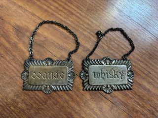 3 bottiglie di liquore antiche con etichette