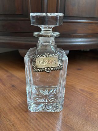 3 bottiglie di liquore antiche con etichette