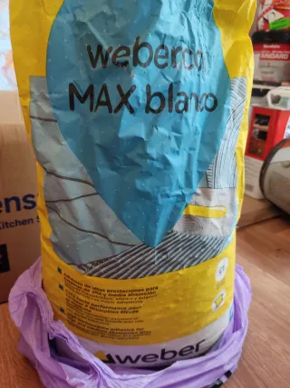 Adhesivo Weber MAX blanco para baldosas