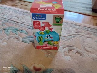 Mesa de herramientas para niños