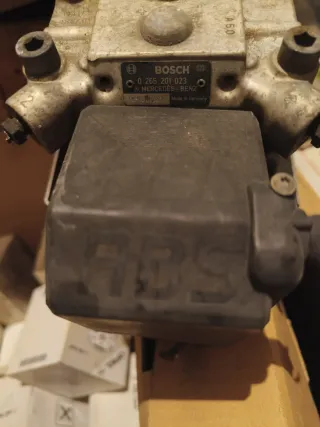 Piezas Mercedes 310D y 410D