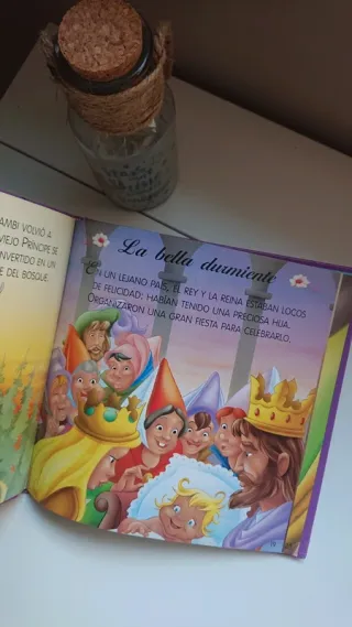 Lote de 14 libros (4 de ellos con 36 puzzles)