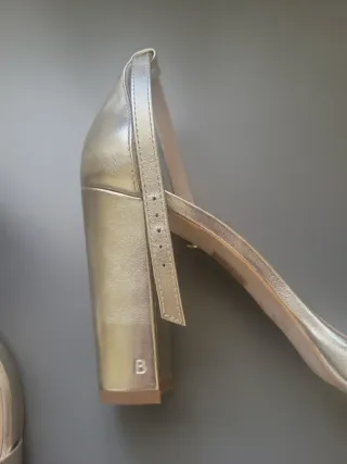 Sandalias BIMANI doradas tacón ancho