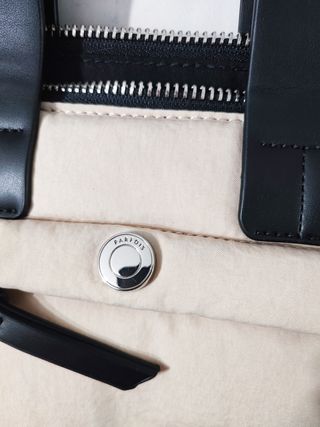 Parfois/ Bandolera acolchada crema.