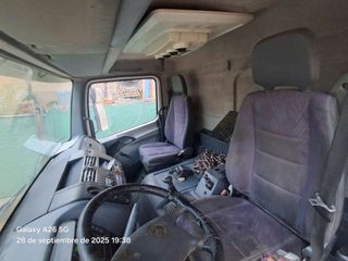 MERCEDES BENZ 950302 2004